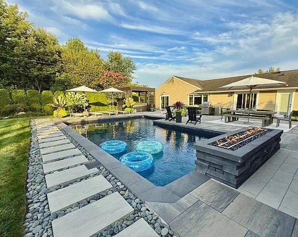 Clean pool deck and patio in Volusia County